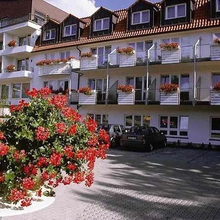 Aktivhotel Heikenberg In 巴特劳特堡