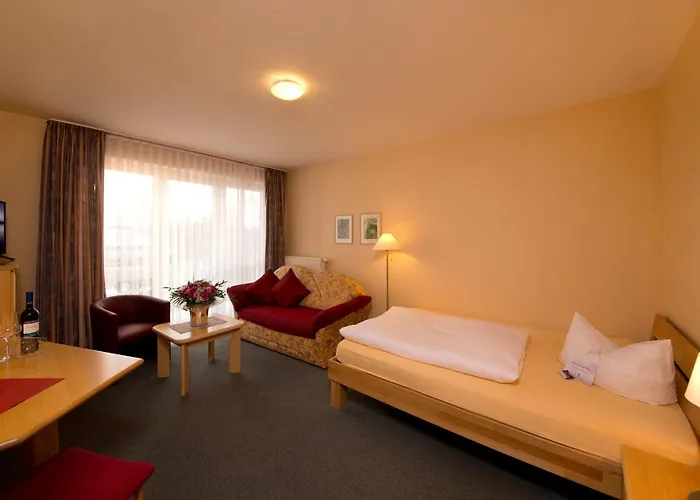 Aktivhotel Heikenberg In 巴特劳特堡